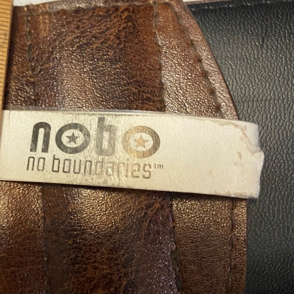 Wide Faux Leather Boho Style Brass Embellished Womens Belt Size 2X EUC - Picture 5 of 10